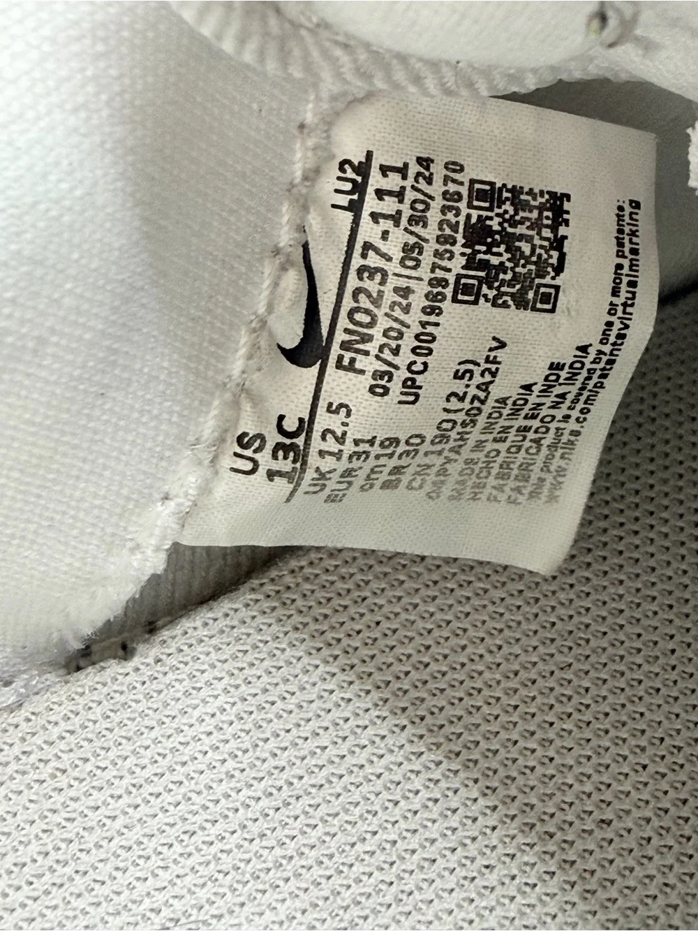 Nike Kids White Leather Sneakers with Hook-and-Loop Strap